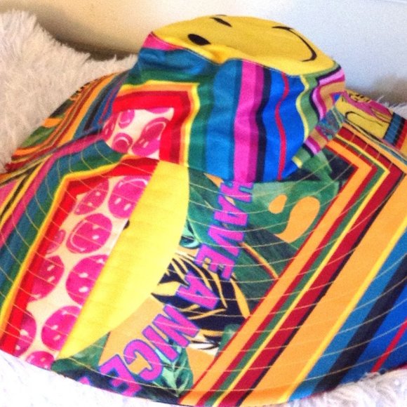 🌟HP 🌟😊FARM Rio Mixed Scarves Smiley Hat - Picture 12 of 16